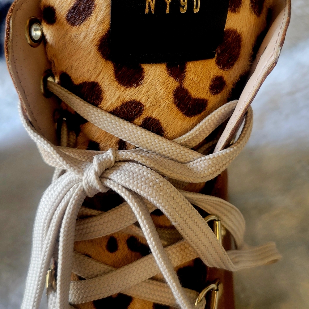 Steve Madden Brown and Tan Lace Up Boots Rugged Style - Picture 3 of 8